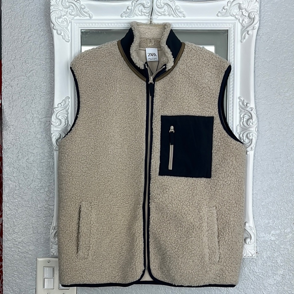 Zara Men’s Fleece vest